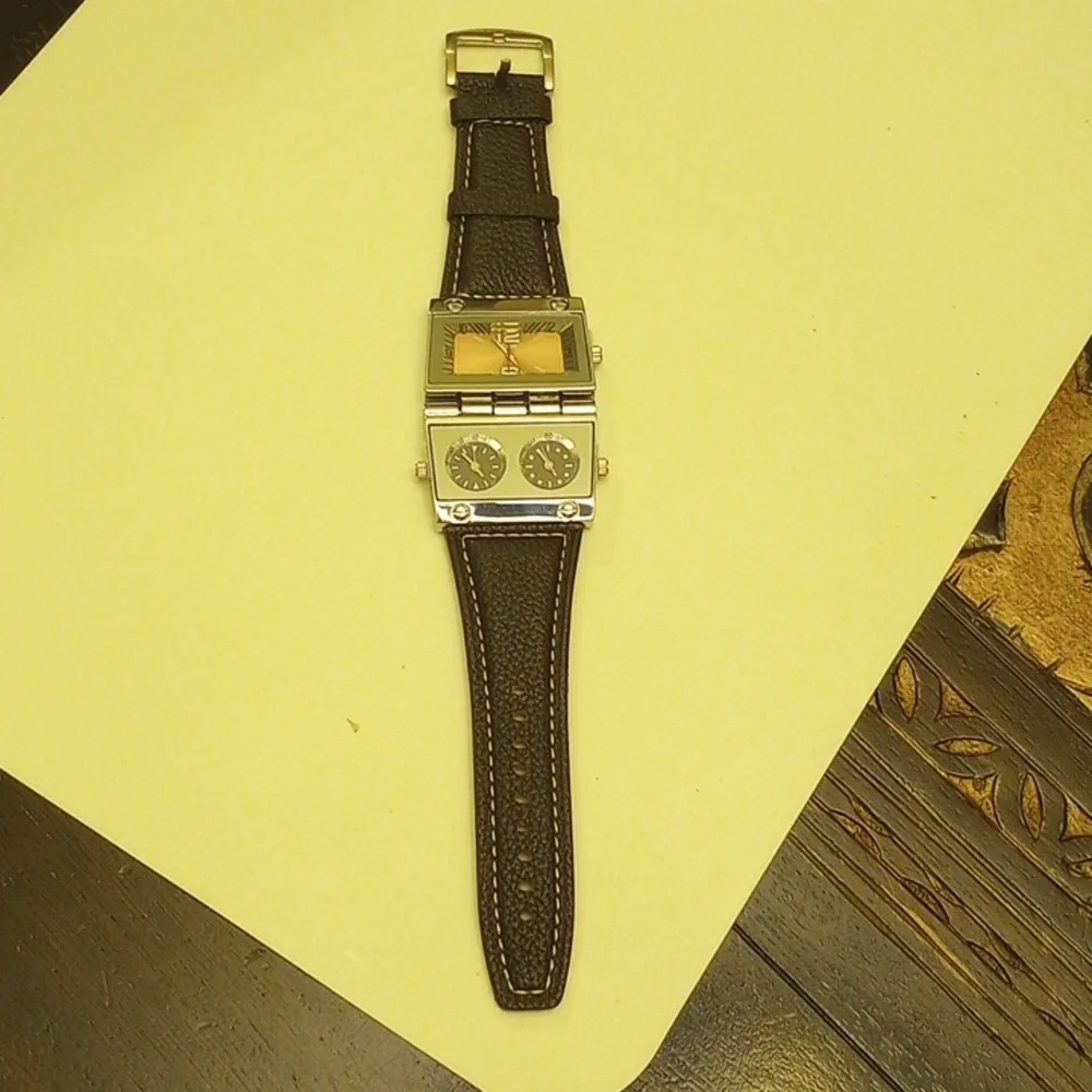 COPY - Fashion Hinged Quartz watch 3 time zones black leather strap.